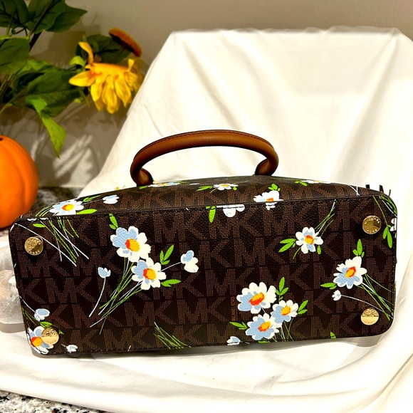Michael Kors Cindy Floral Satchel - Picture 7 of 10